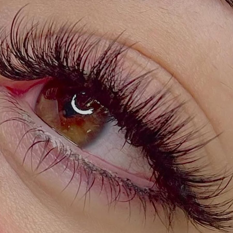 Brow shaping and tint result